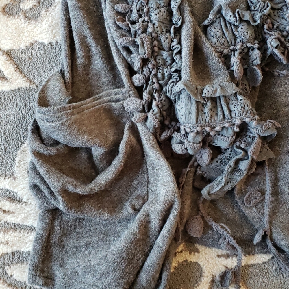 Cardigan - Picture 2 of 4